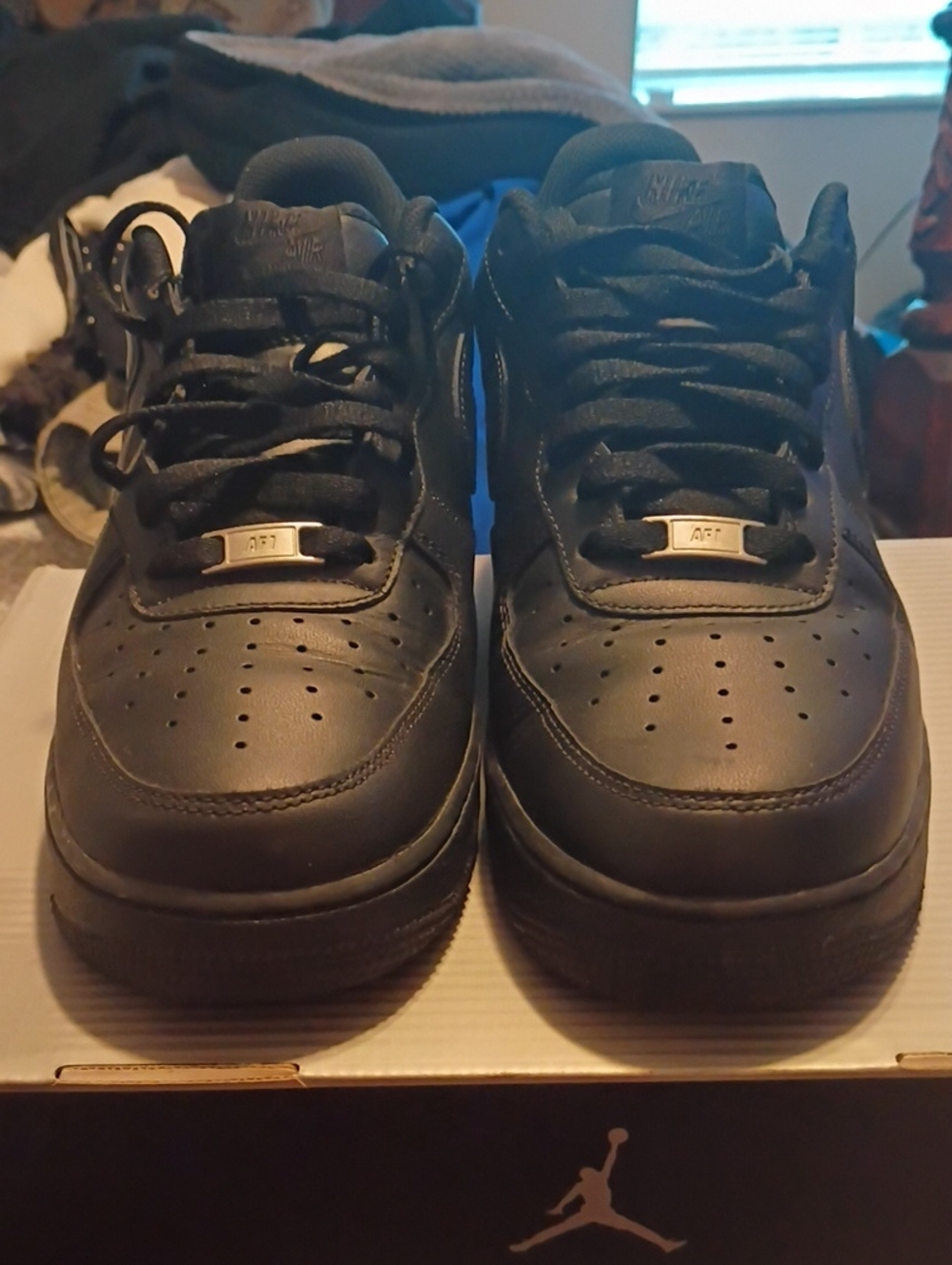 Nike Men's Black Low-Top Leather Sneakers
